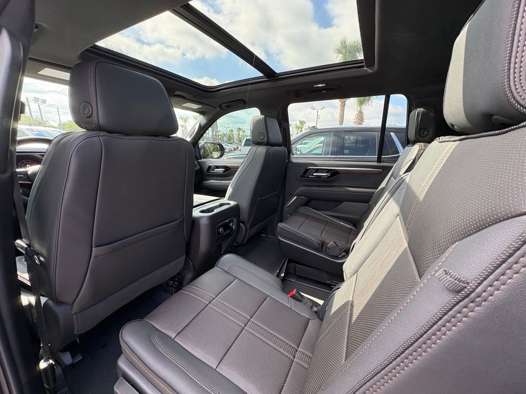 2026 Chevrolet Suburban High Country - Photo 15