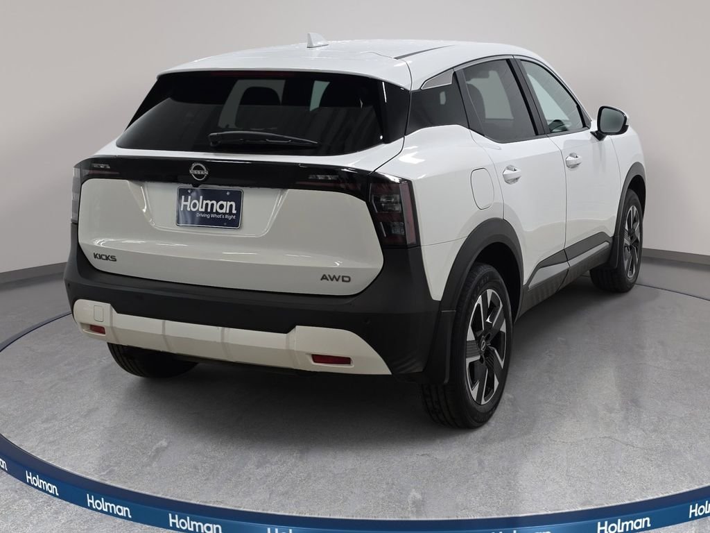 Used 2025 Aspen White Tricoat Nissan SV image 6