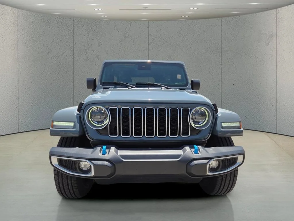 Used 2024 Anvil Clear Coat Jeep Sahara image 12