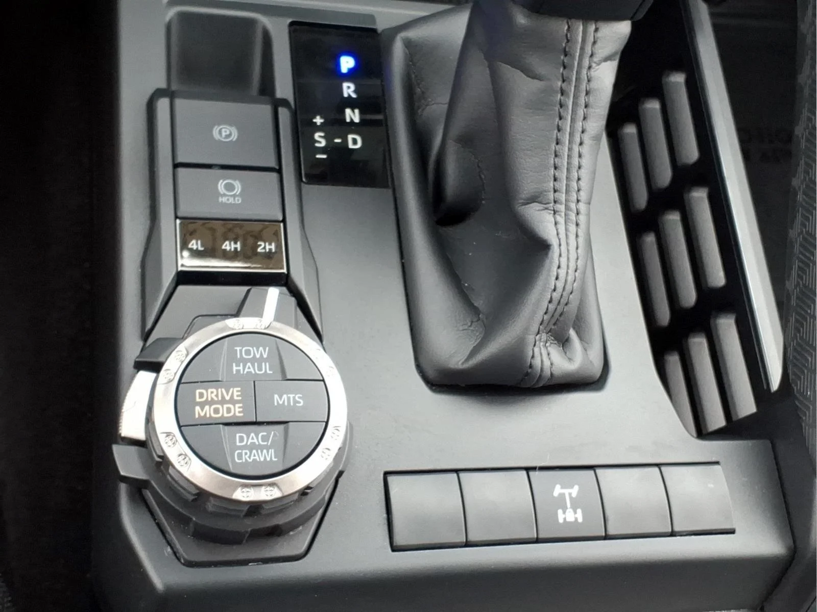 Certified Used 2025  Toyota TRD Off Road image 18