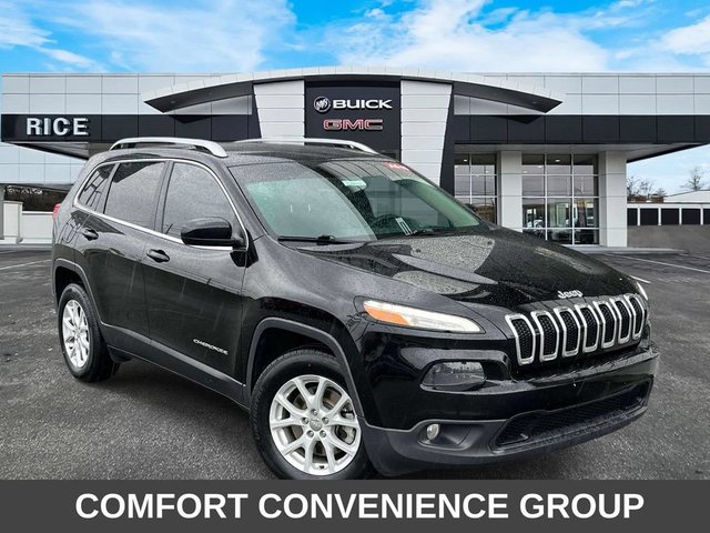 Pre-Owned 2017 Jeep Cherokee Latitude