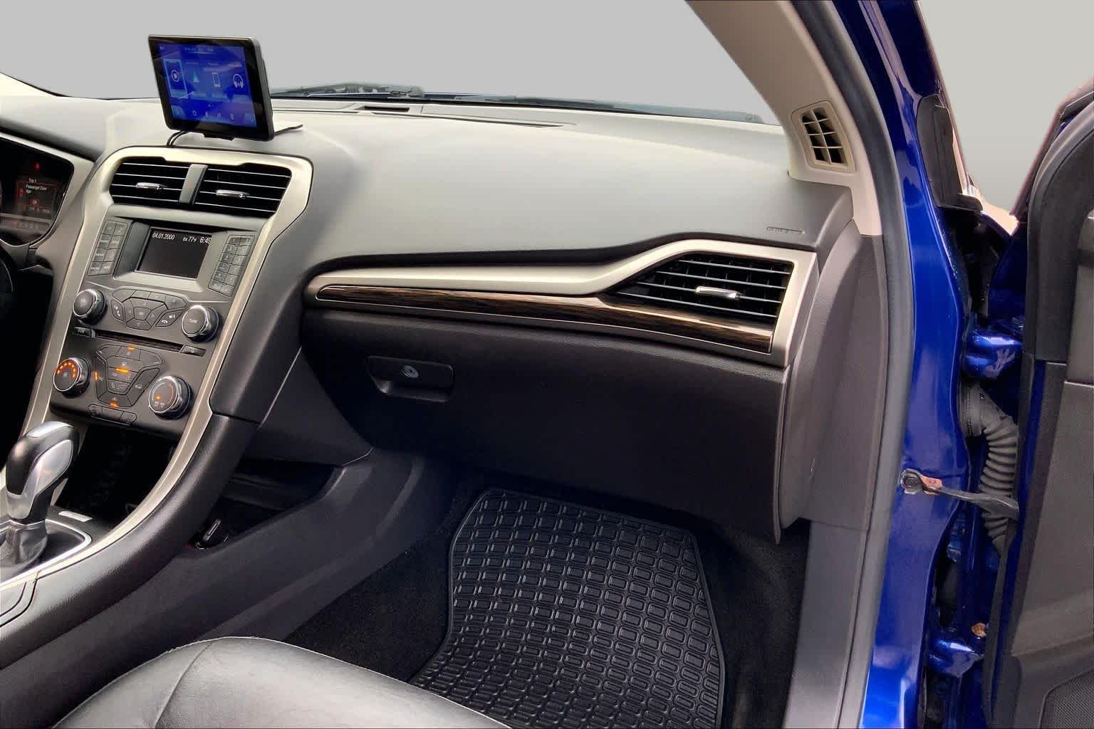 Used 2013 Deep Impact Blue Ford SE image 19