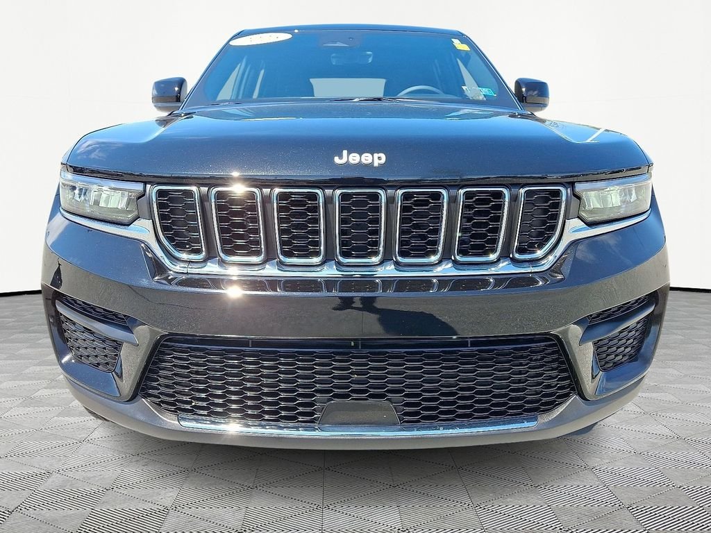 Used 2025 Black Jeep Laredo image 2