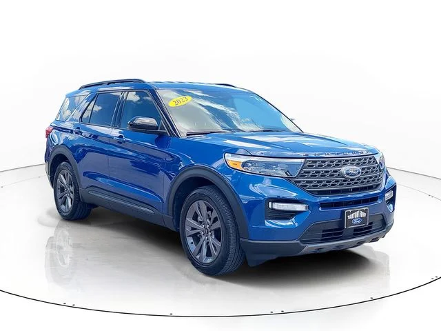 Used 2023 Blue Ford XLT image 3