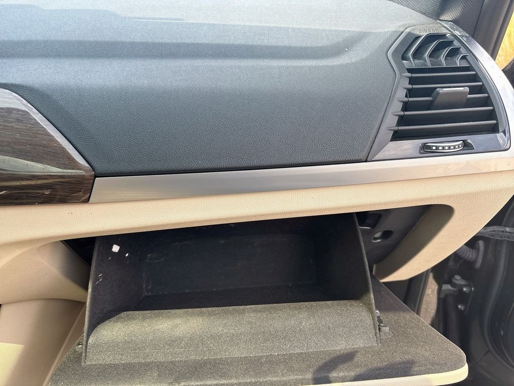 Used 2019 Green BMW sDrive30i image 29