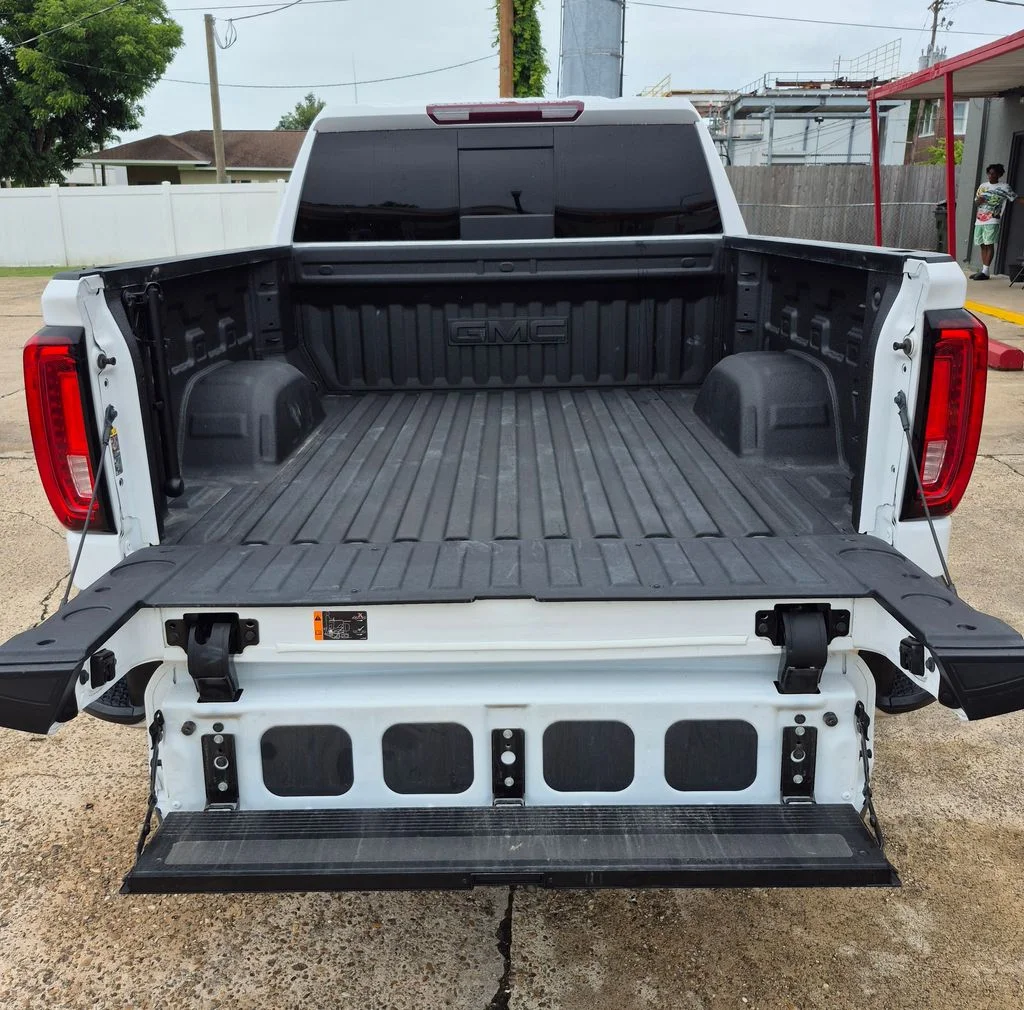 Used 2024 Summit White GMC SLT image 8