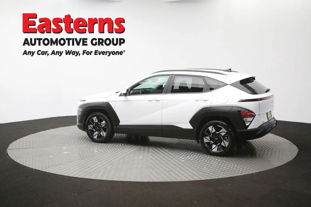 Used 2025 White Hyundai SEL image 64