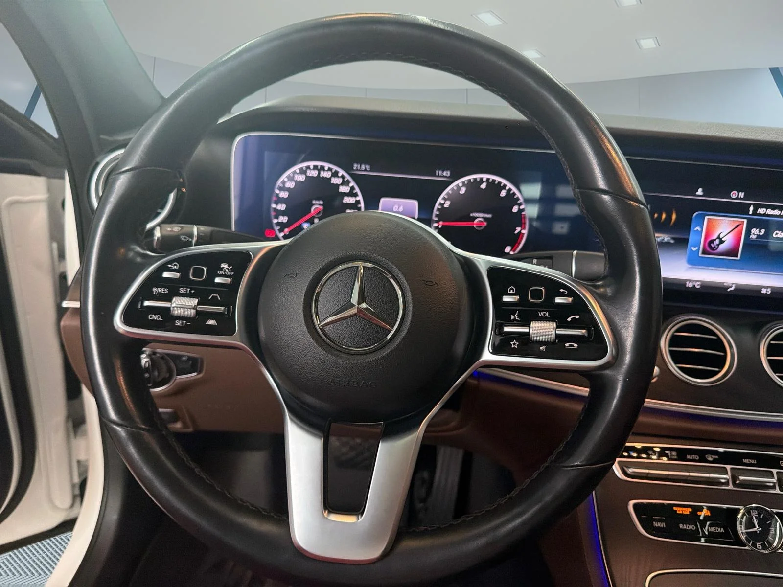 Used 2020 White Mercedes-Benz E 350 4MATIC Sedan image 14