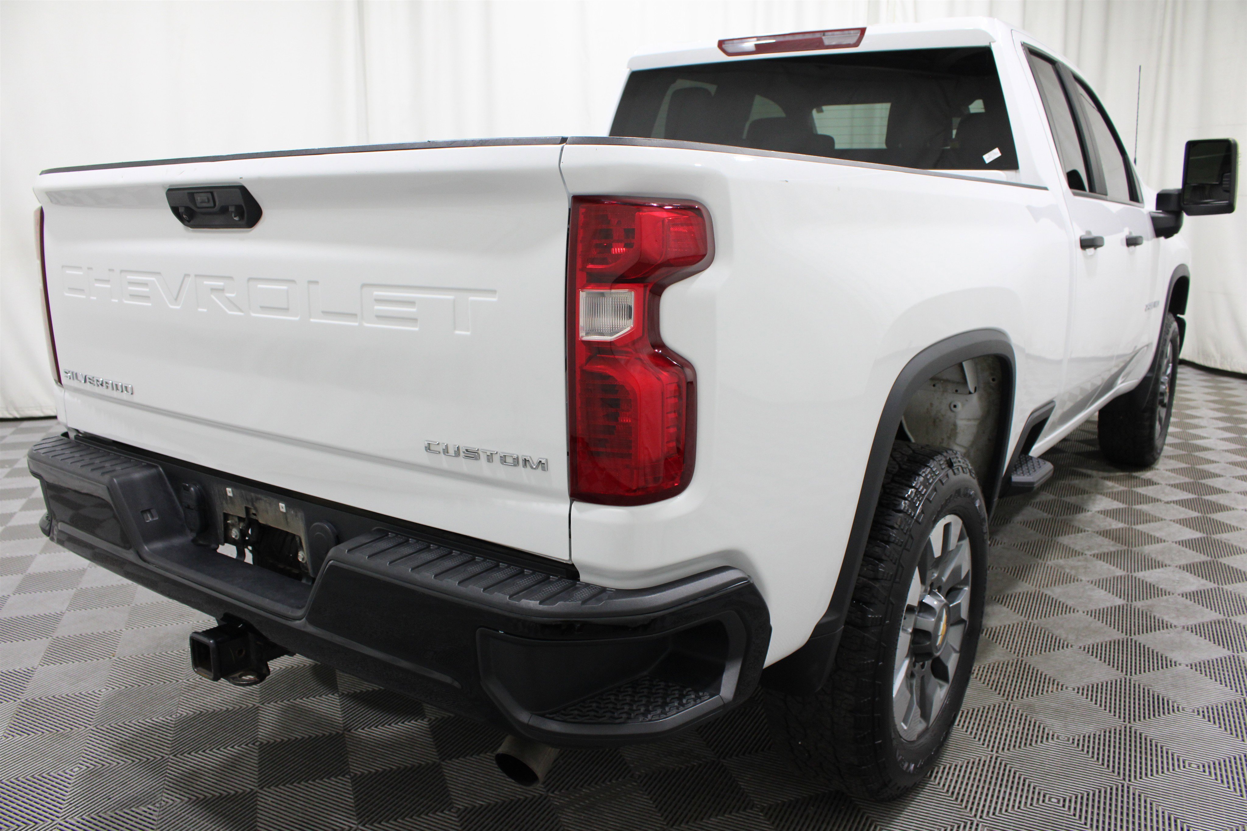 Used 2025 Summit White Chevrolet Custom image 29