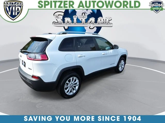 Used 2021 White Jeep Latitude image 8