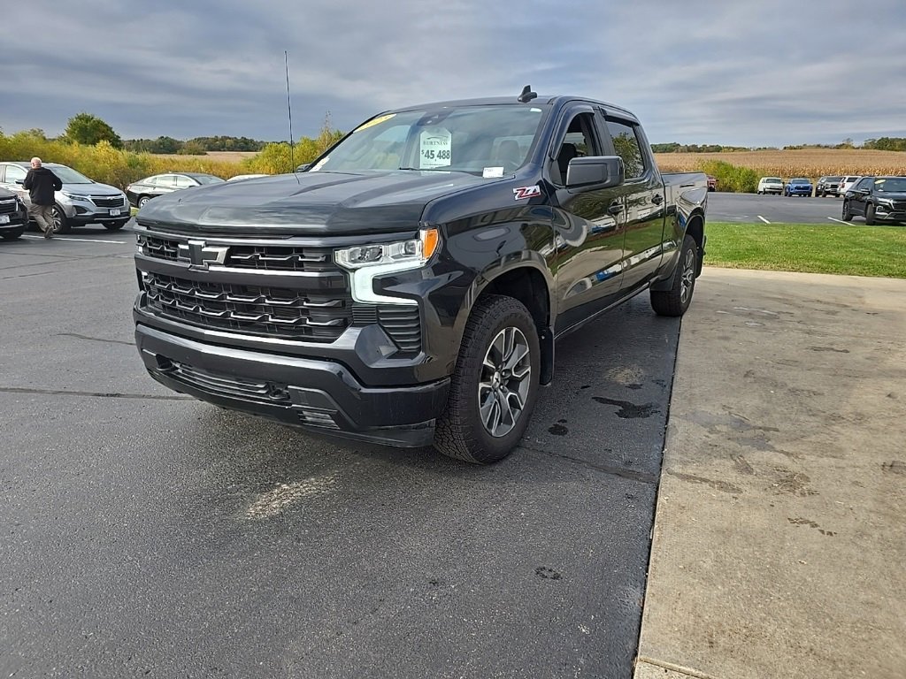 2023 Chevrolet Silverado 1500 RST photo 2