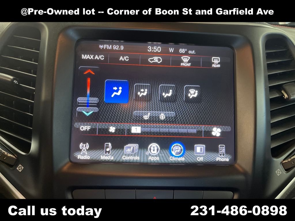 Used 2014 Red Jeep Trailhawk image 23