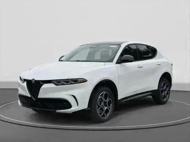New 2025 Milano White Exterior Paint Alfa Romeo  image 3