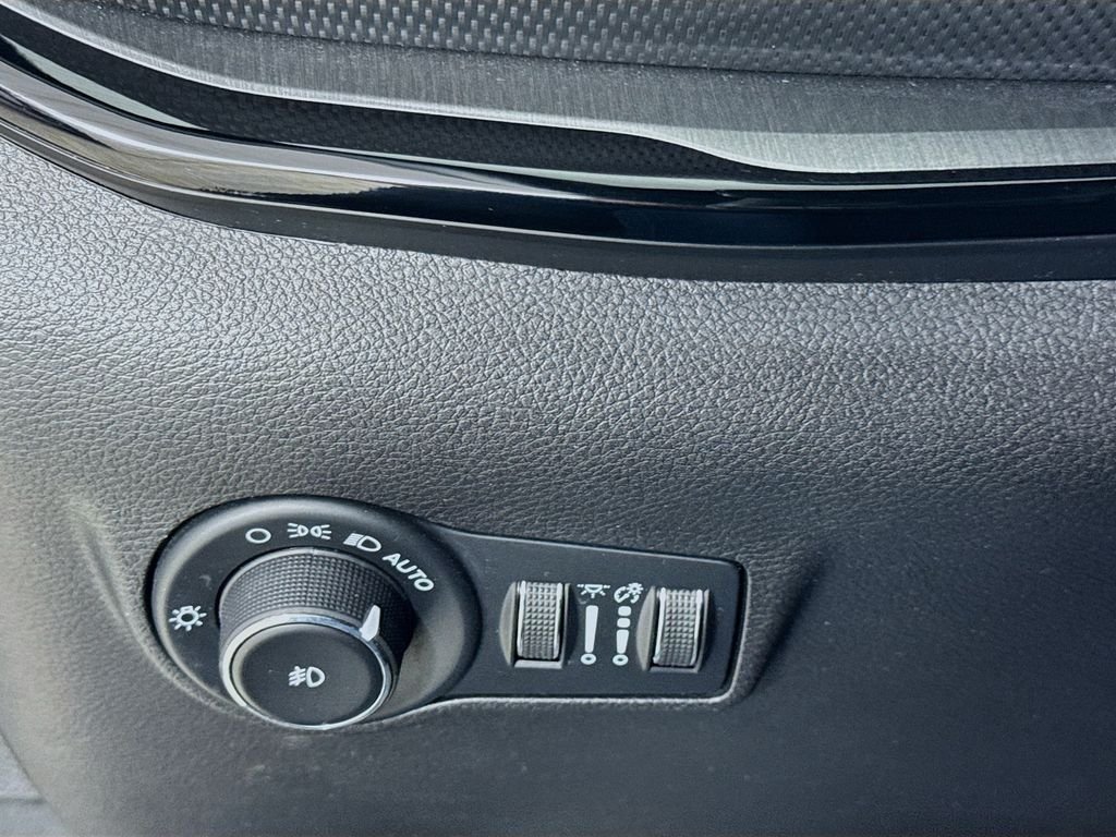 Used 2023 Granite Crystal Metallic Clearcoat Jeep Trailhawk image 11