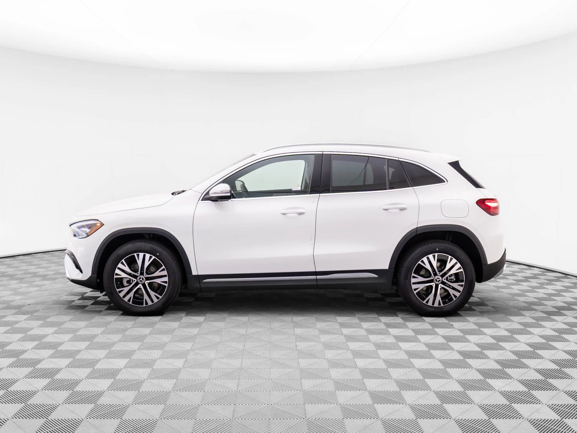 2025 Mercedes-Benz GLA GLA250 - Photo 2