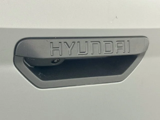 New 2027 Gray Hyundai SE image 23