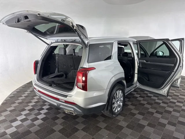 Used 2023 Silver Hyundai SEL image 16