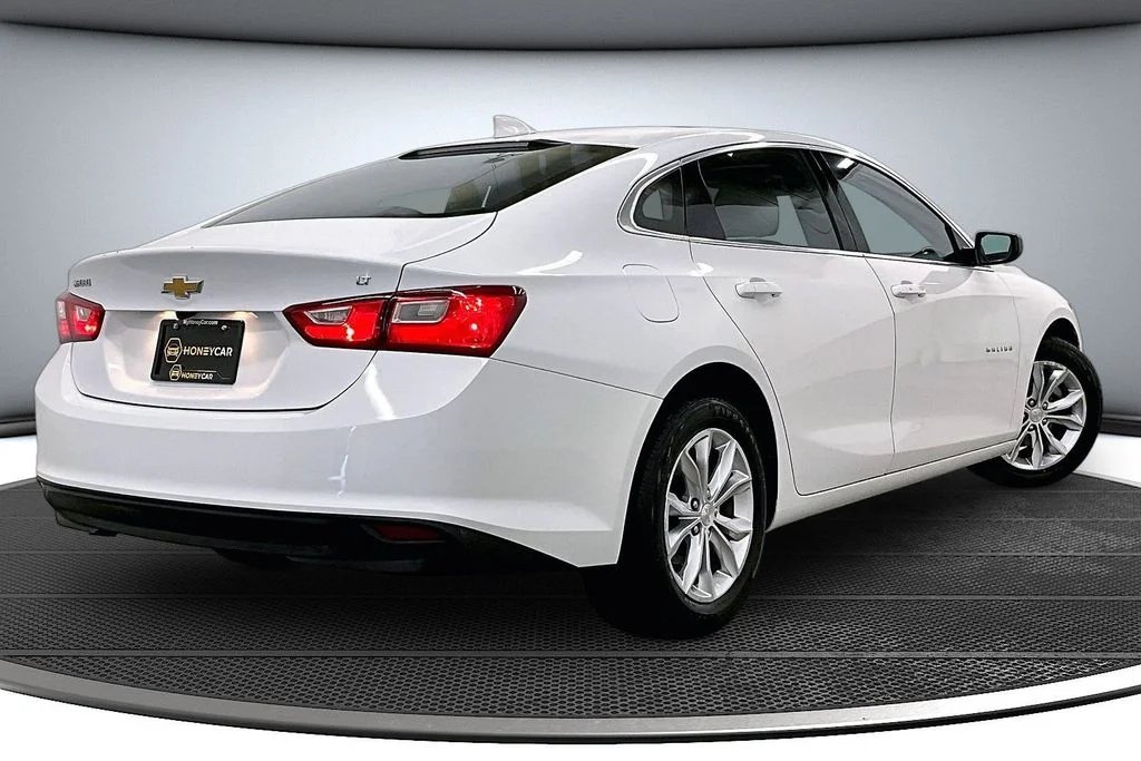 Used 2023 White Chevrolet LT image 6