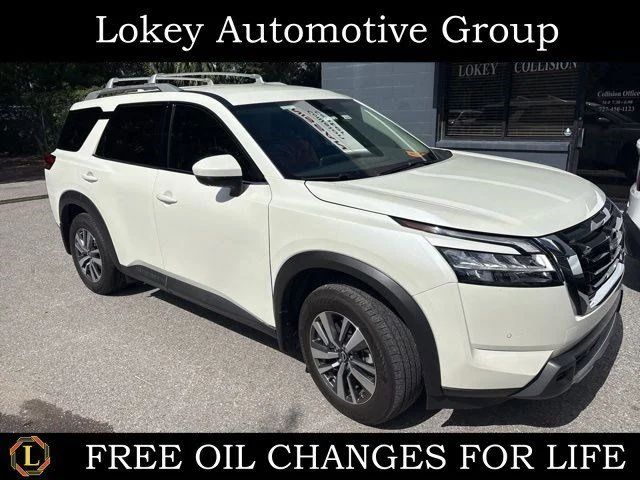 2024 Nissan Pathfinder SL 2WD's photo