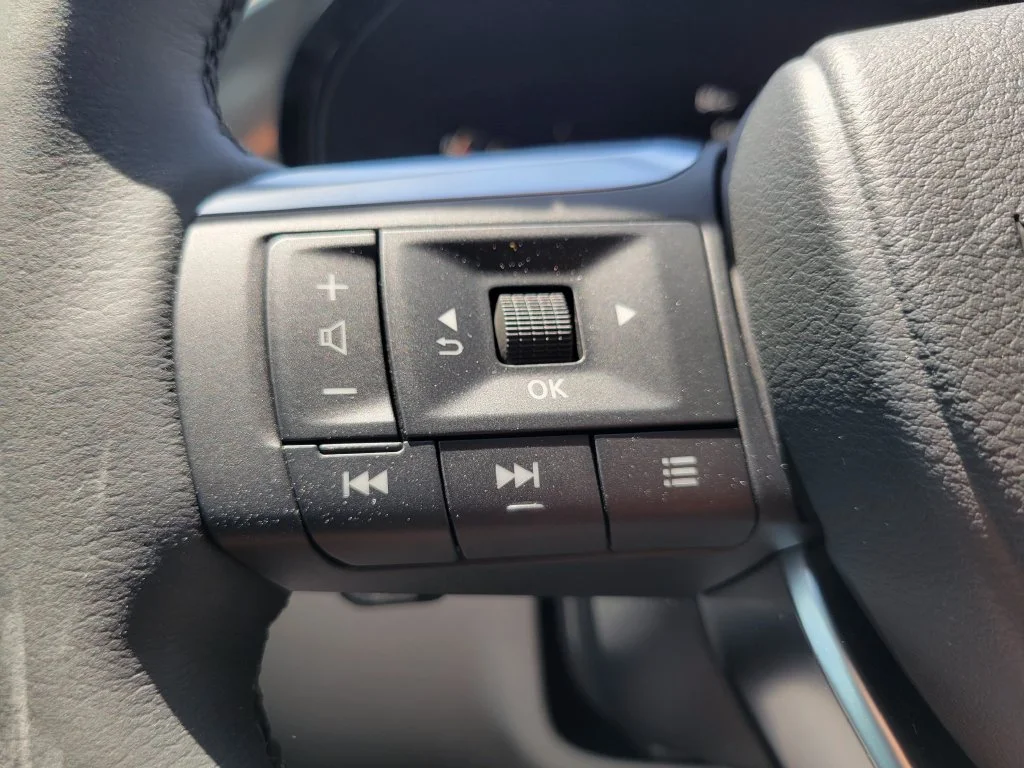 New 2027 RADIANT WHITE INFINITI Luxe AWD image 17