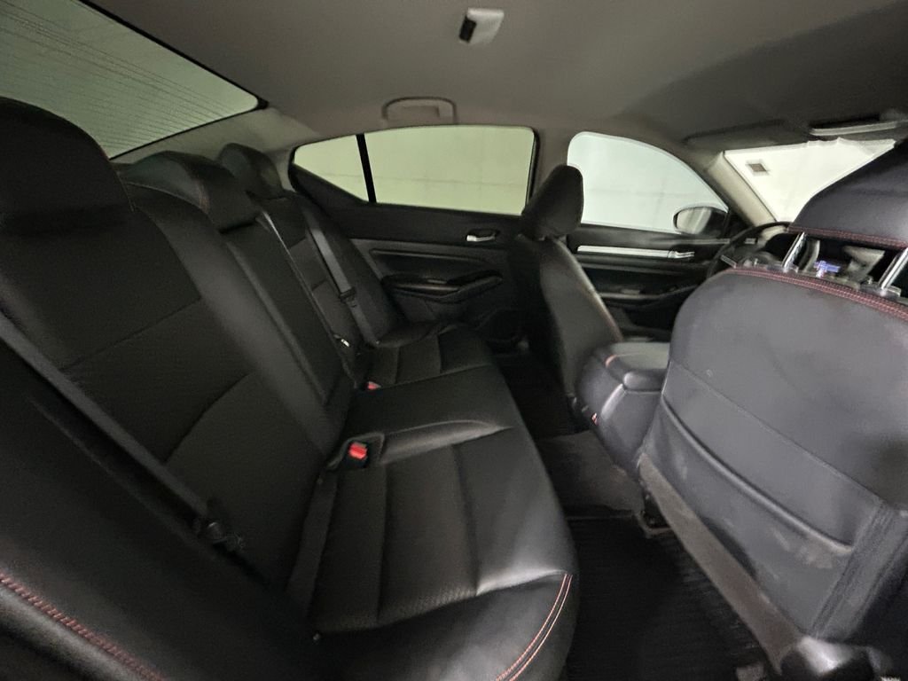 Used 2025 White Nissan 2.5 SR image 17