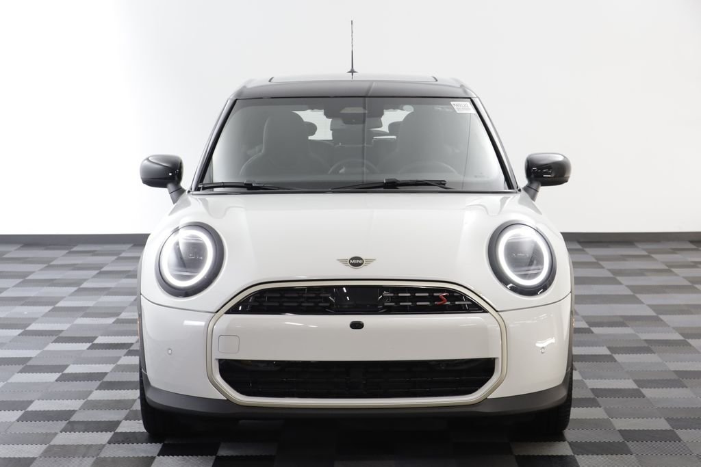 New 2026 White Metallic MINI Iconic image 23