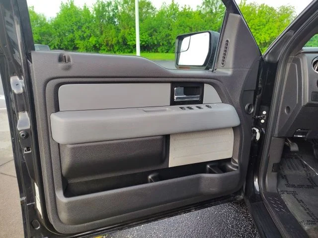 Used 2014 Black Ford XLT image 12
