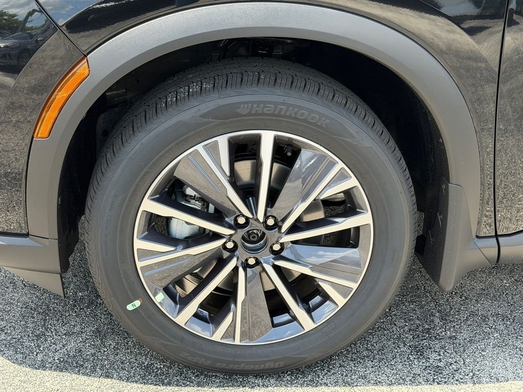 New 2027 MINERAL BLACK INFINITI Luxe FWD image 11
