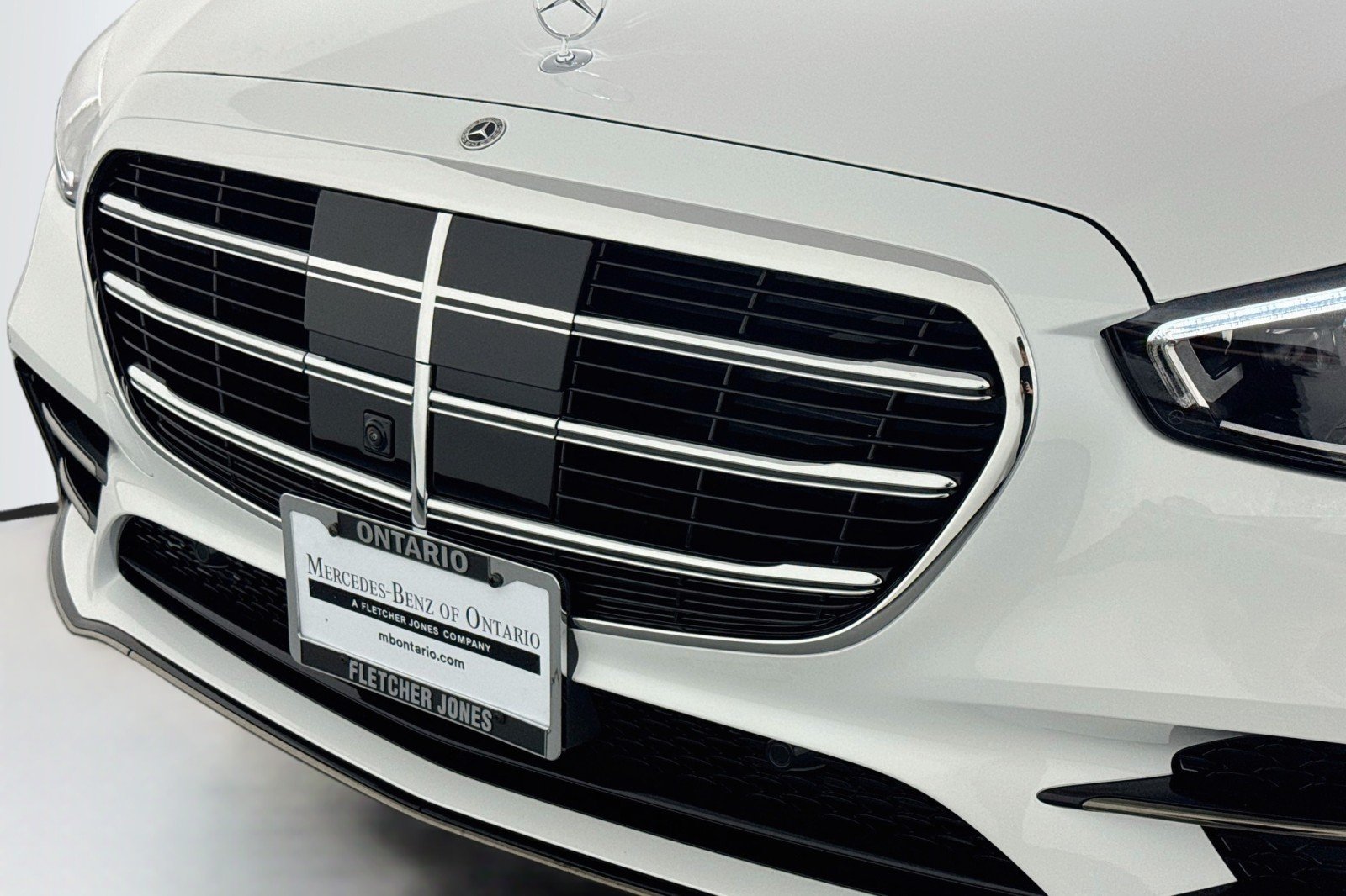 Certified Used 2026 MANUFAKTUR Moonlight White Metallic Mercedes-Benz S 580e image 13