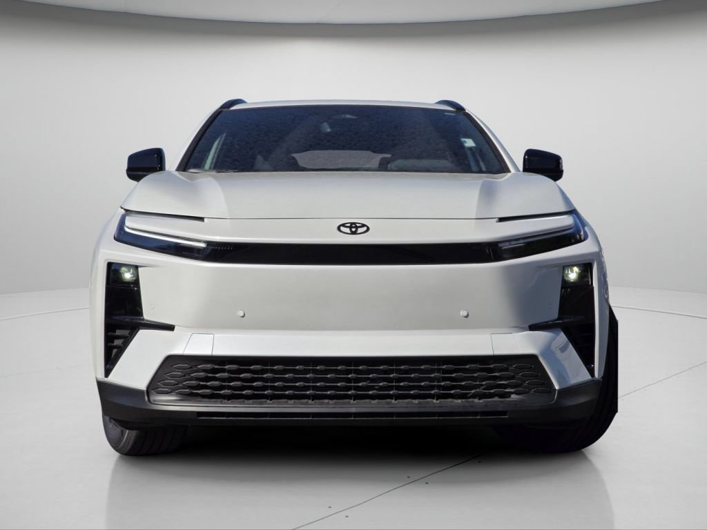 New 2026 Wind Chill Pearl Toyota SE image 3