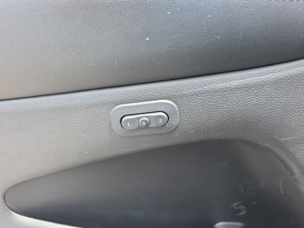 Used 2015 Black Jeep Limited image 17