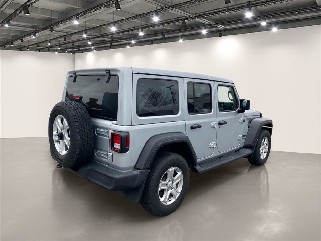 Used 2022 Silver Zynith Clearcoat Jeep Unlimited Sport S image 7