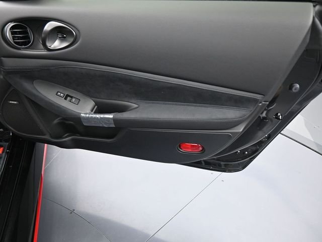 2025 Nissan Z NISMO - Photo 11