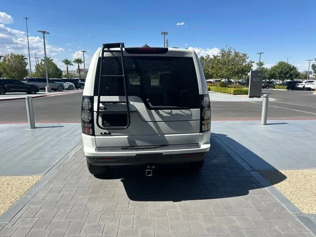 Used 2016 White Land Rover HSE image 6