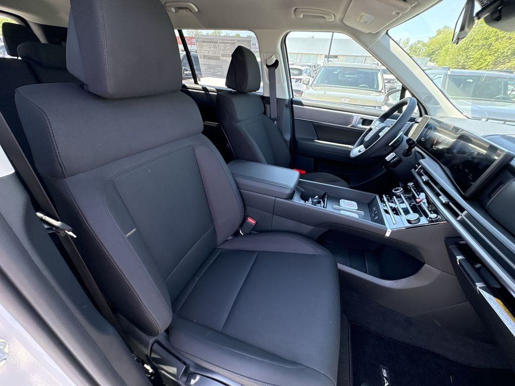 New 2026 White Hyundai SE AWD image 24