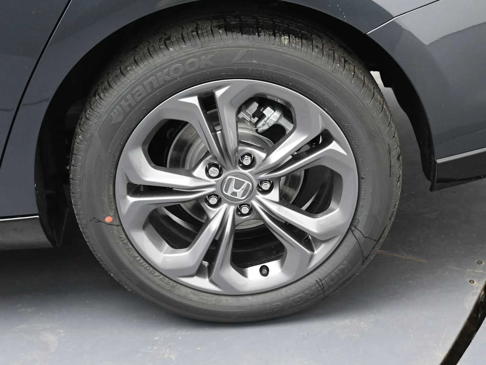 New 2025 Meteorite Gray Metallic Honda EX-L image 4