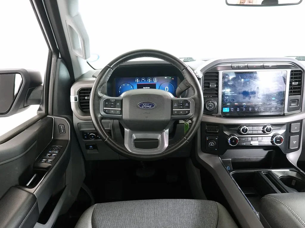 Used 2024 Oxford White Ford XLT image 17