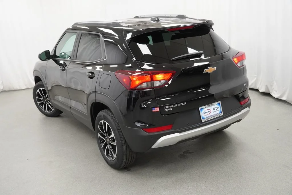 New 2026 Mosaic Black Metallic Chevrolet LT image 36