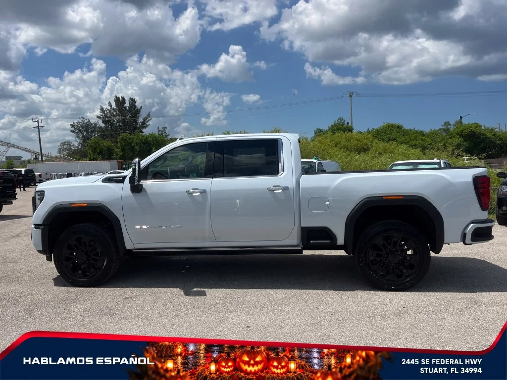 New 2026 Glacier White Tricoat GMC Denali Ultimate image 4