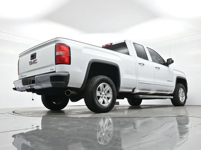 Used 2017 SUMMIT WHITE GMC SLE image 15