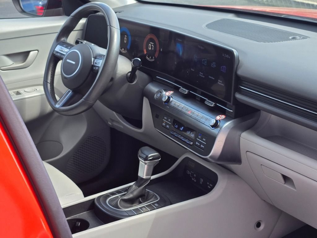 Used 2025 Orange Pearl Hyundai SEL image 8