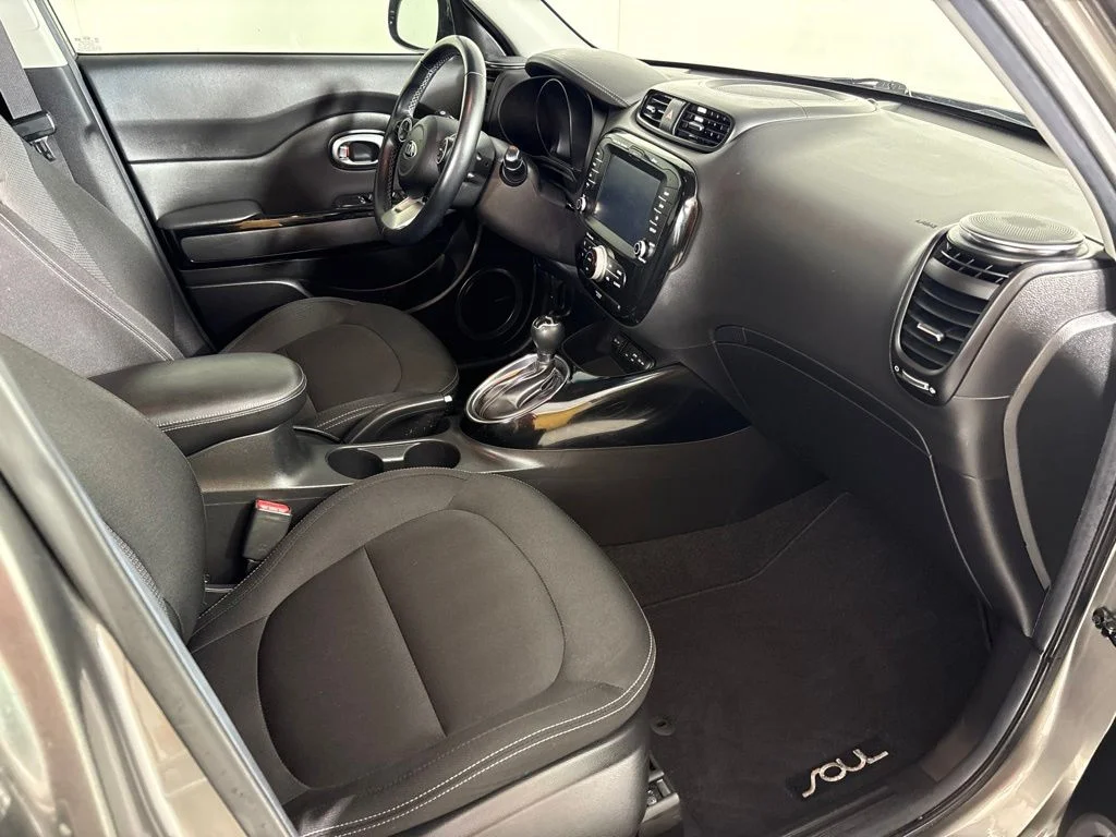 Used 2019 Gray Kia Plus image 17