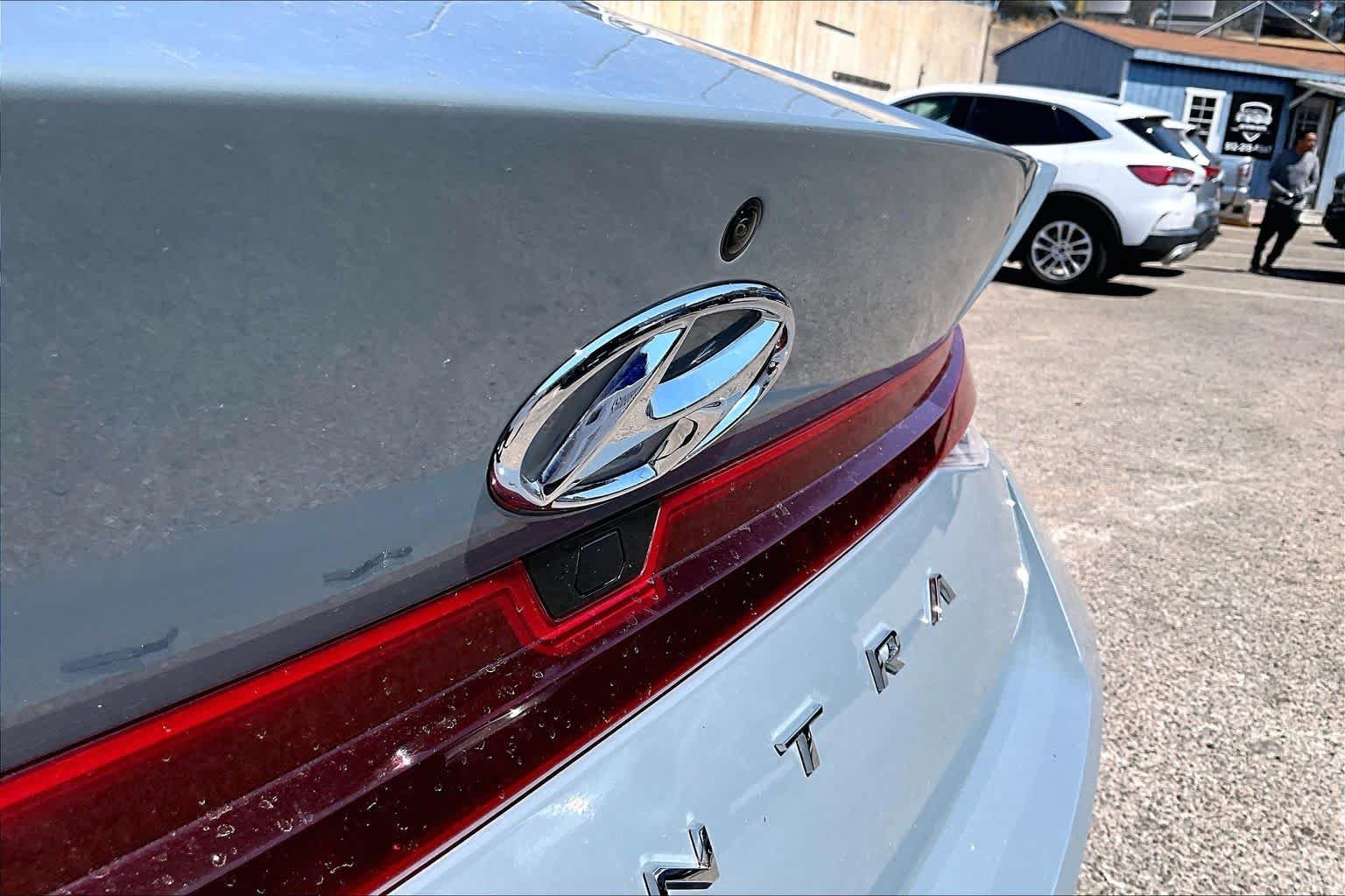 Used 2023 Electric Shadow Hyundai SEL image 31