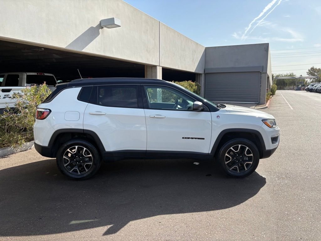 Used 2019 White Jeep Trailhawk image 5
