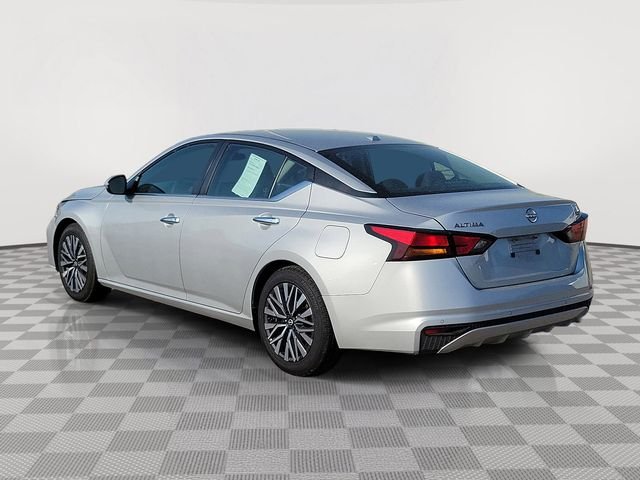 Certified Used 2024 Brilliant Silver Metallic Nissan 2.5 SV image 3