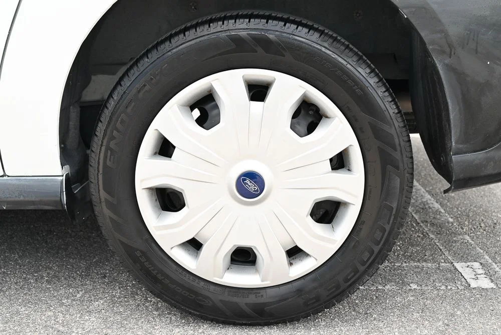 Used 2018 White Ford XL image 8