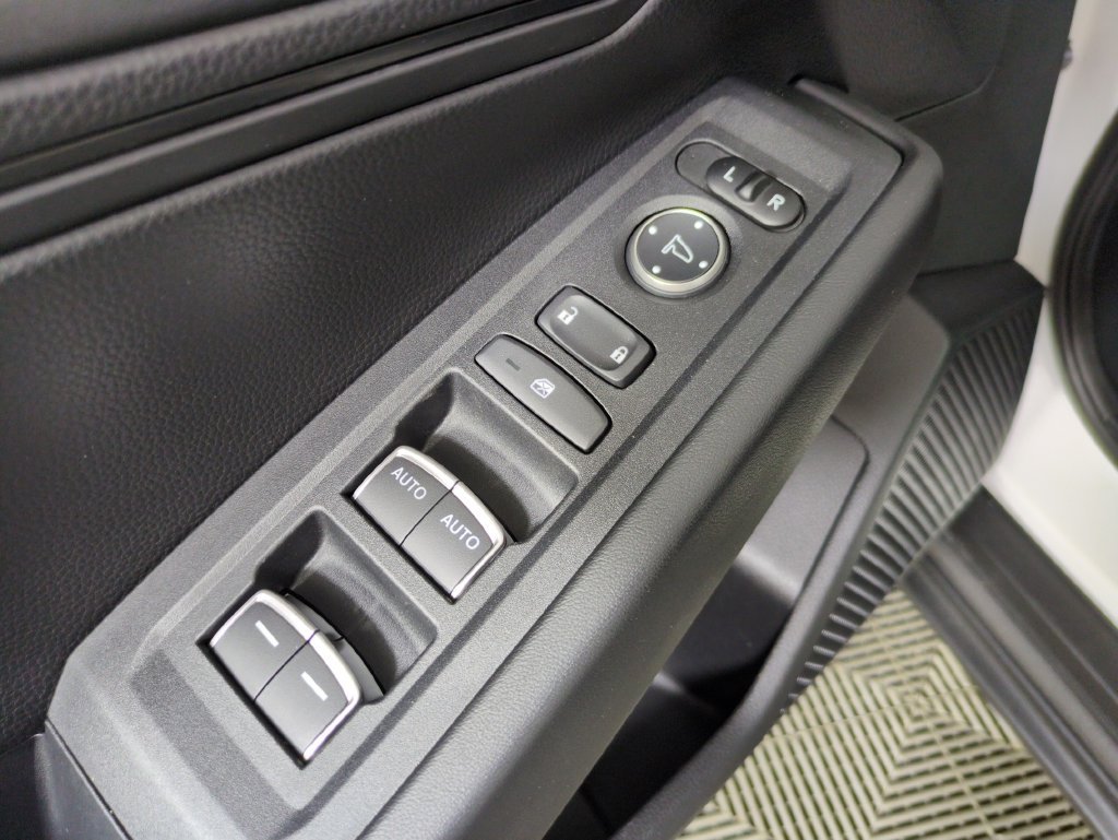 2025 Honda Accord LX - Photo 13