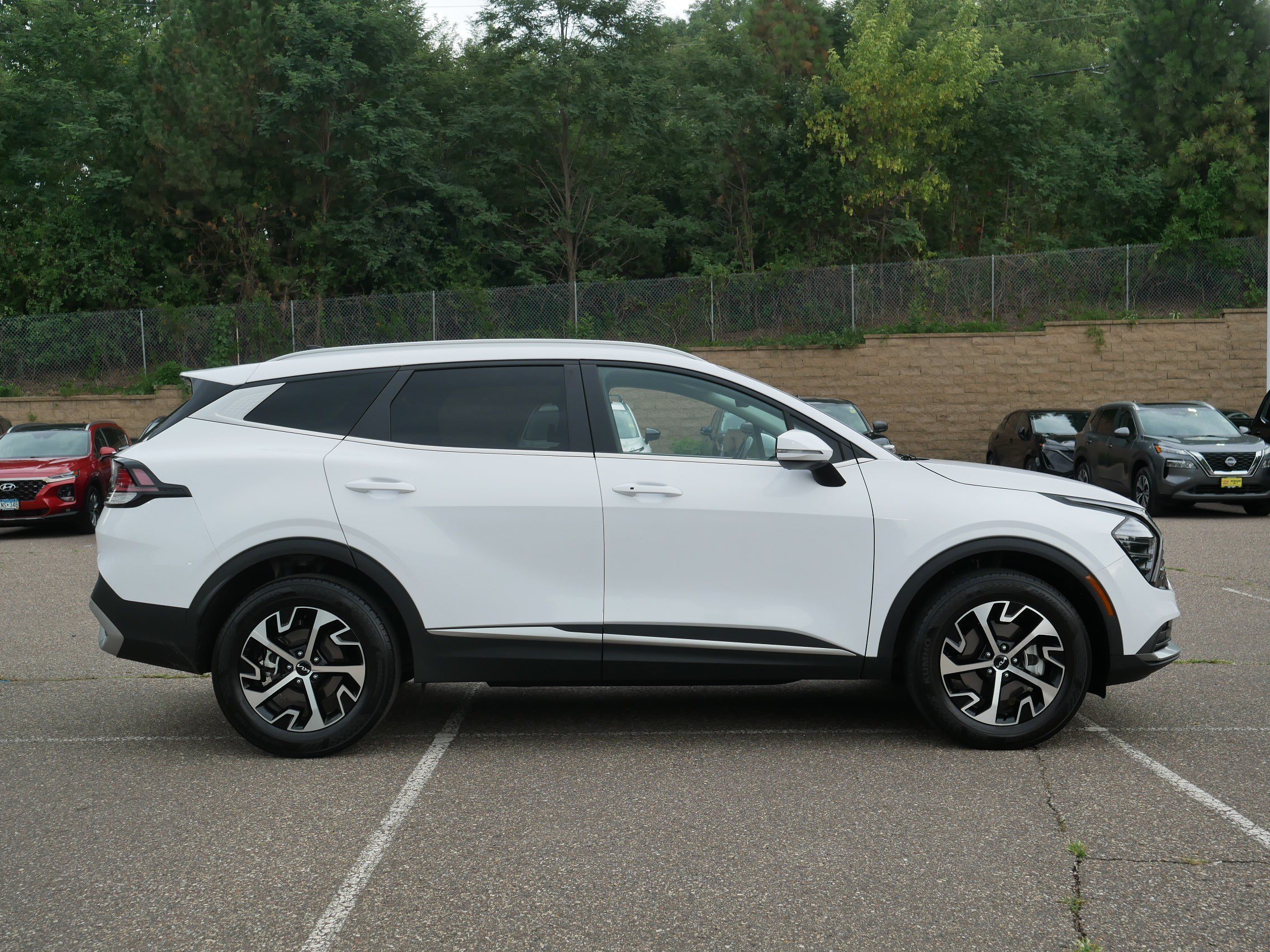 Used 2024 Glacial White Pearl Kia EX image 8