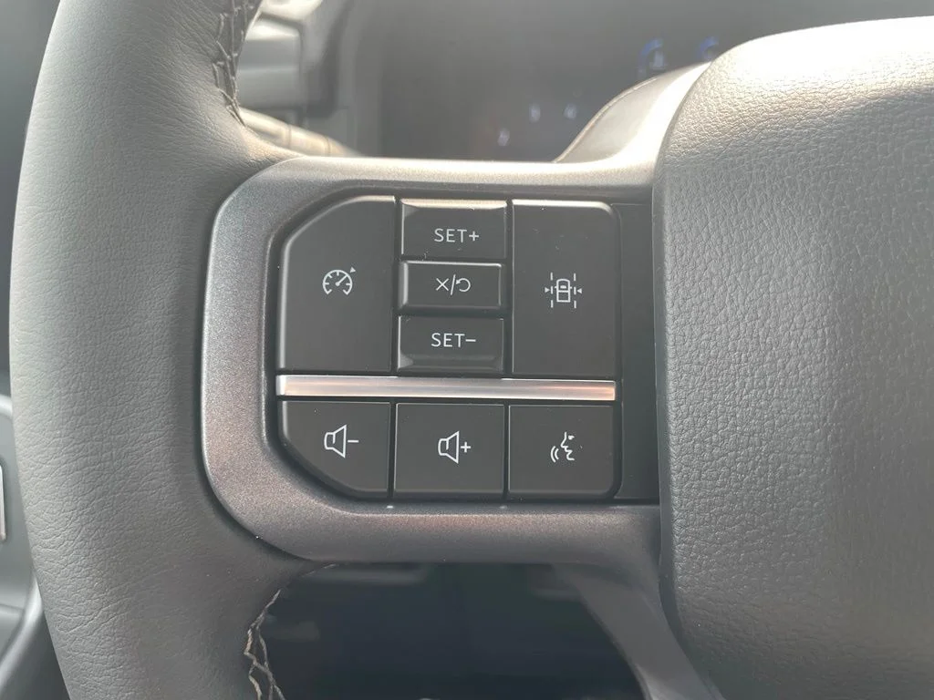 New 2026 Oxford White Ford XLT image 13