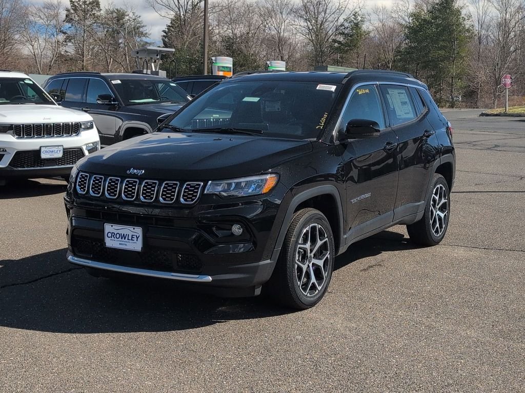 New 2026 Diamond Black Crystal Pearl-Coat Exterior Paint Jeep Limited image 7